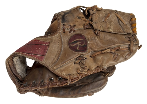 1980 Frank White Game Used and Signed Rawlings Fielders Glove - Gold Glove Year (Frank White LOA and PSA/DNA LOA)